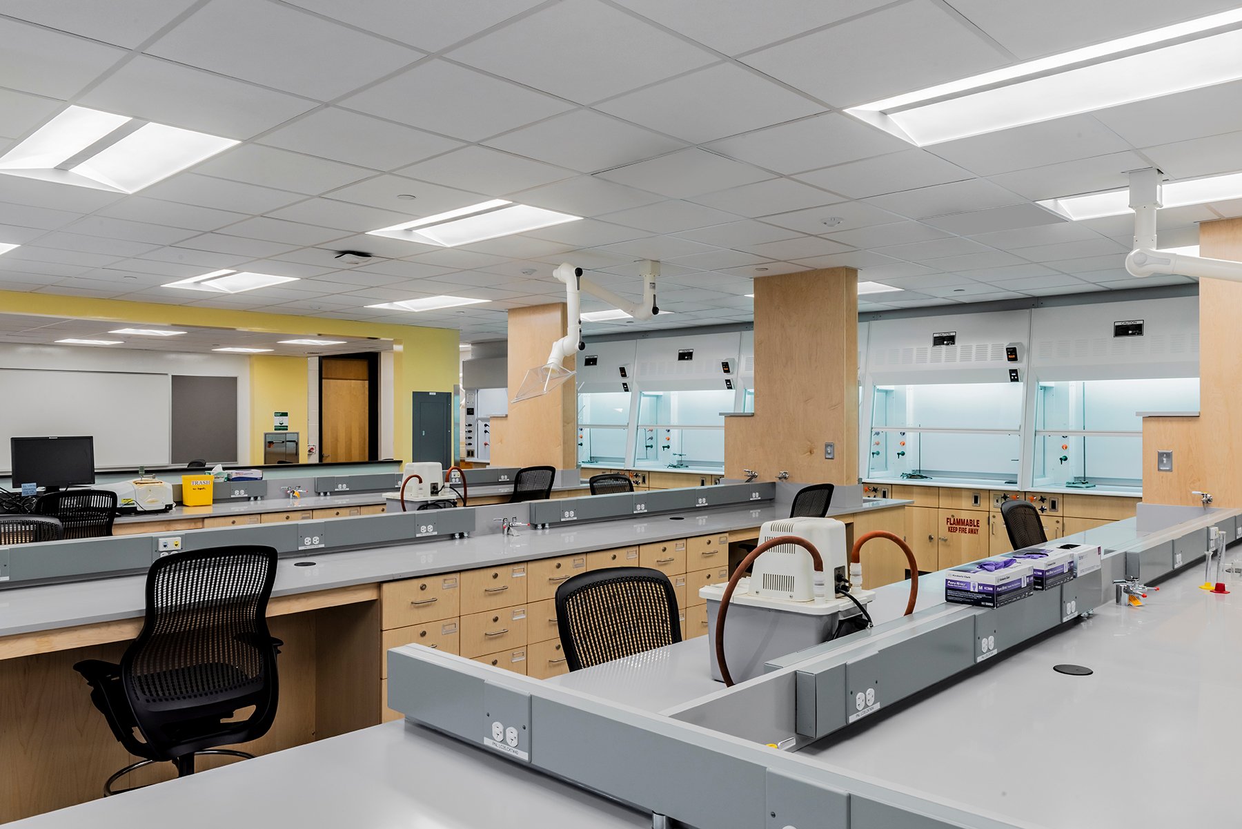 UMass Lowell Organic Chemistry Laboratory